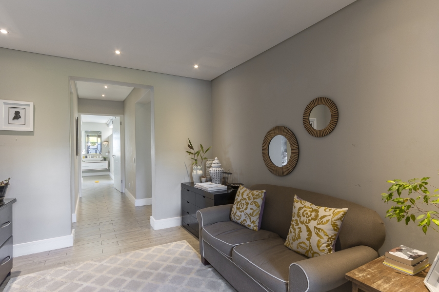 5 Bedroom Property for Sale in Meerhof Estat Western Cape